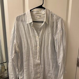 Uniqlo Casual White and Blue Striped Shirt